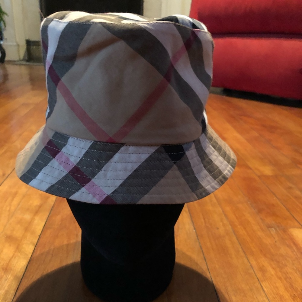 Authentic! Burberry Canvas Bucket Hat